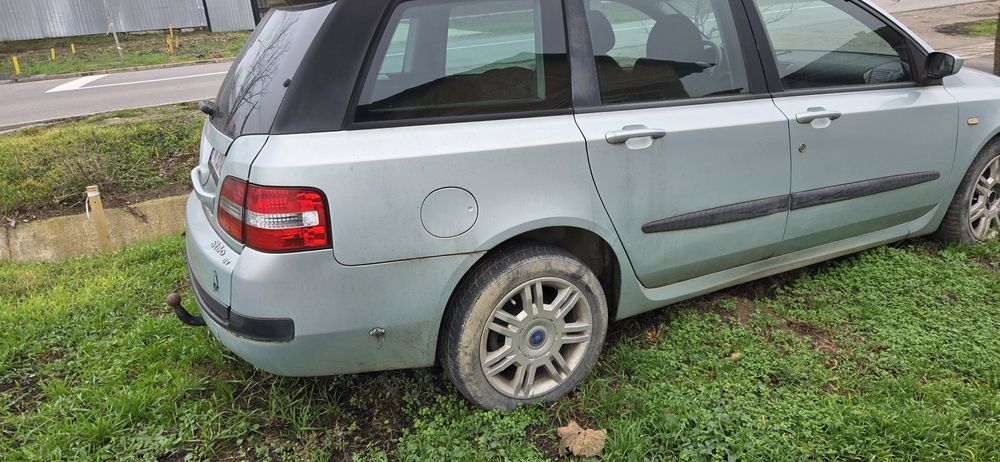 Vând  Fiat Stilo.
