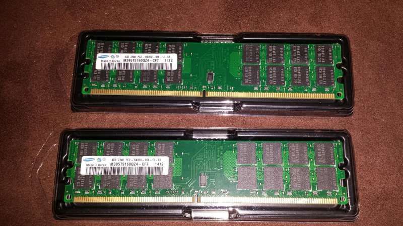 RAM памет SAMSUNG 2х4 (8) GB DDR2 800 MHZ за АМД дъно