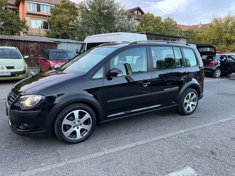 Vw Touran Cross 2.0 impecabil