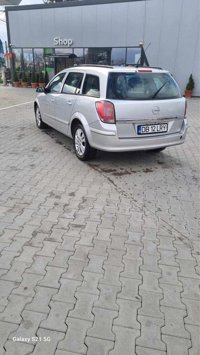 Vand sau schimb astra h 1.6benzina