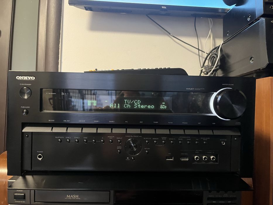Onkyo TX-NR828 4k/7.2/Bluetooth/wifi/Dporify/Arc/usb/Dolby etc