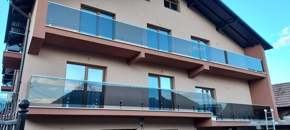 Balustrade din sticlă