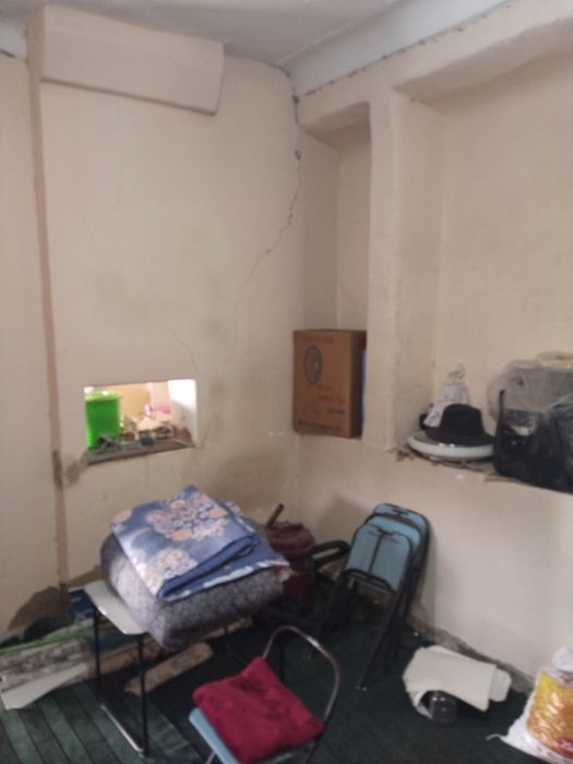 Продаётся Участка Чорсу Ор:Театир "Ёш Гвардия“ 1,5 сот ,2 ком ,1 кароб