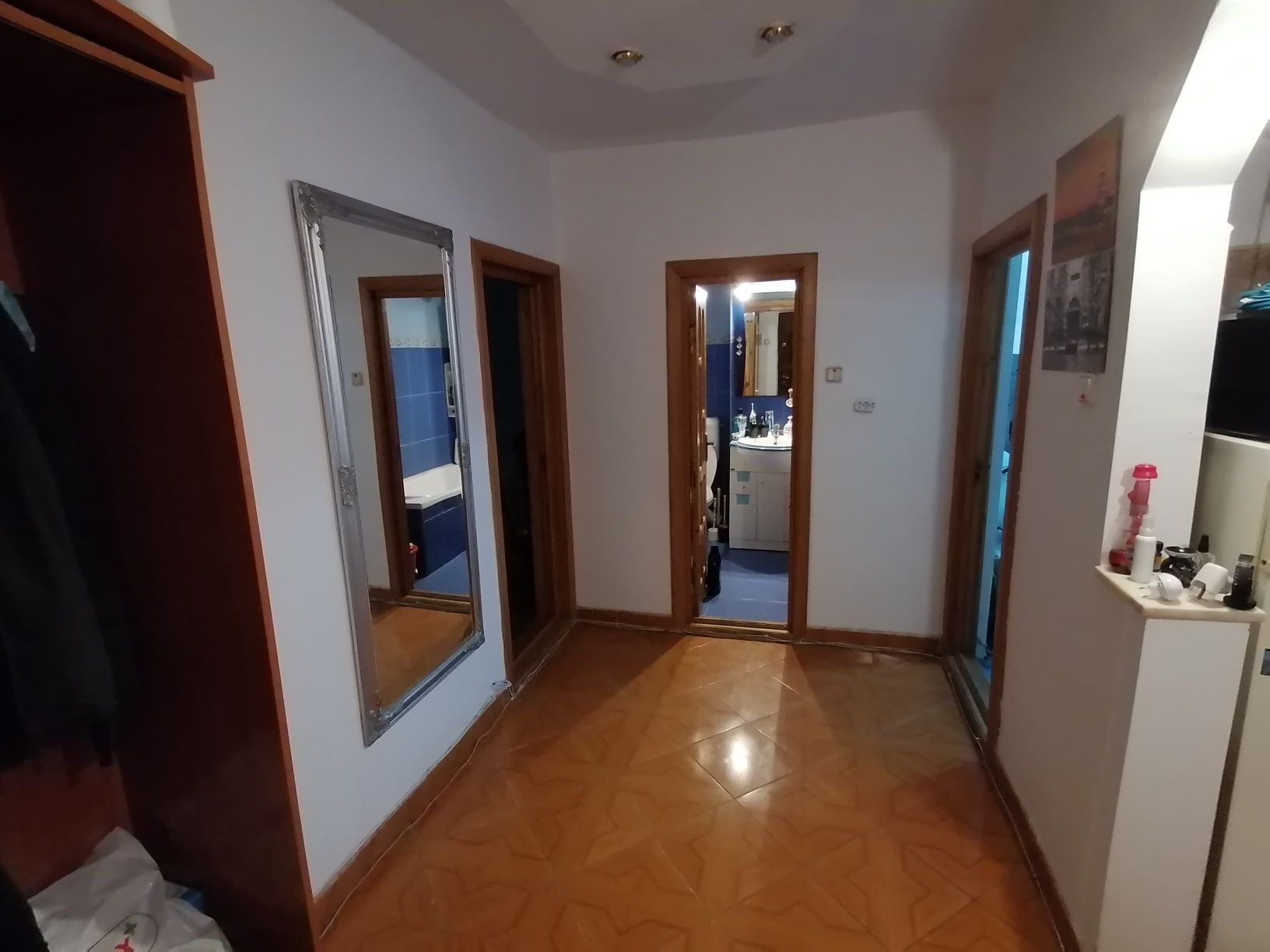 Vand apartament, la parter, cu 2 camere, zona Mihai Eminescu