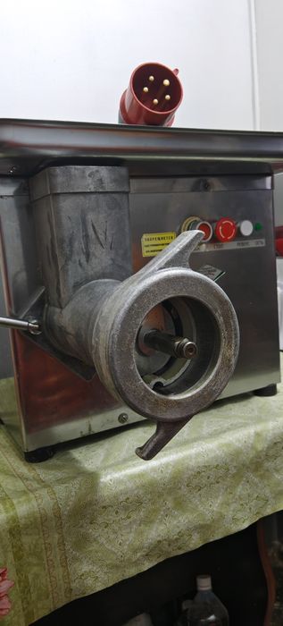 Продам мясорубку мим 600 оборудование