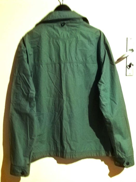 Мъжка ветровка в зелено