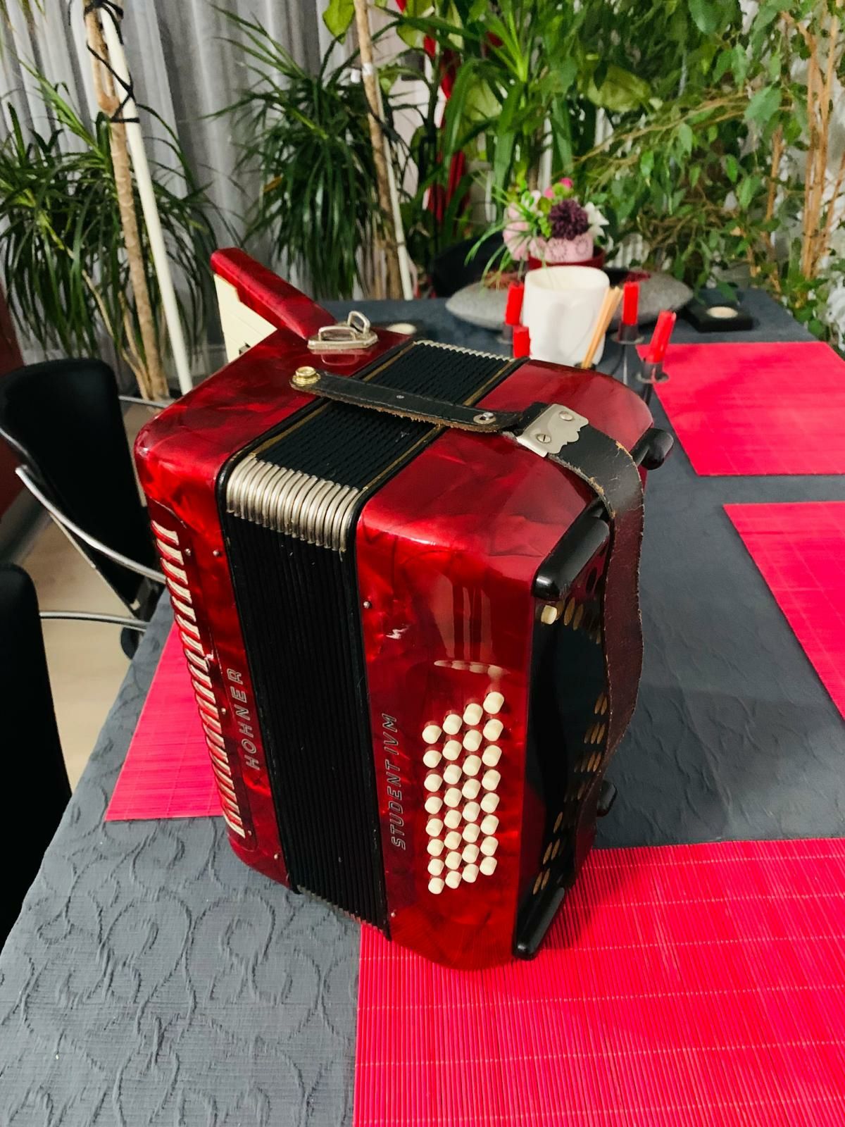 Vând Acordeon Hohner student IV In stare ideală