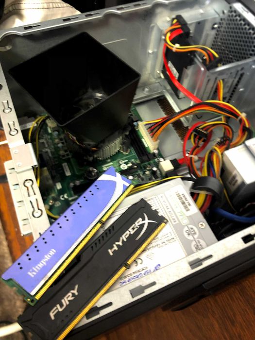 PC— i3-4130 8GB RAM (HyperX + Kingston) •SSD Kingston  plus Monitor 23