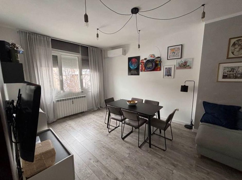 Тристаен, под наем, Център-НДК