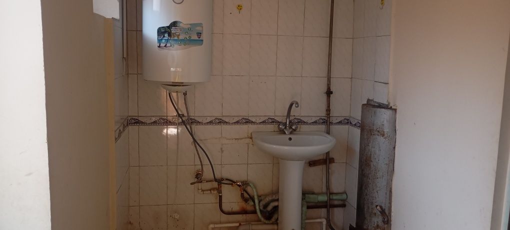 Bekbaraka bozor orqasida hovli ijaraga