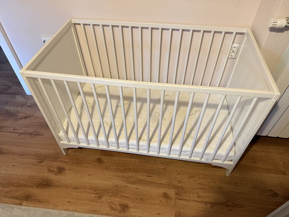 Чисто ново креватче / бебшка кошара