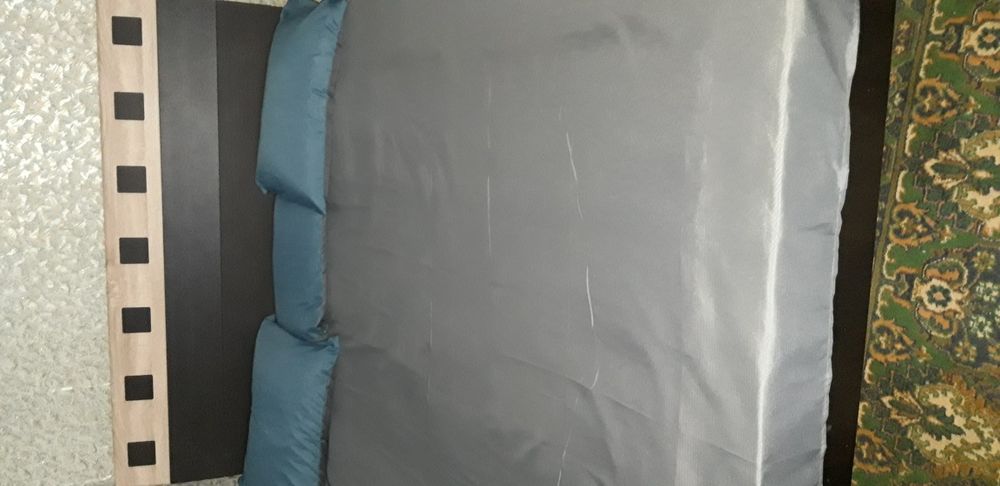 Продам срочно двухспальную кровать и 2 прикроватные тумбочки