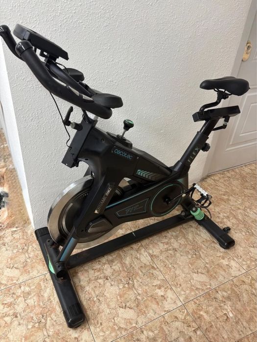 Bicicleta fitness profesionala cecotec