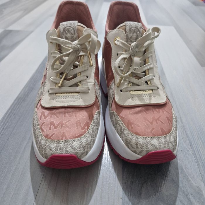 Кроссовки. Фирма Michael Korse.