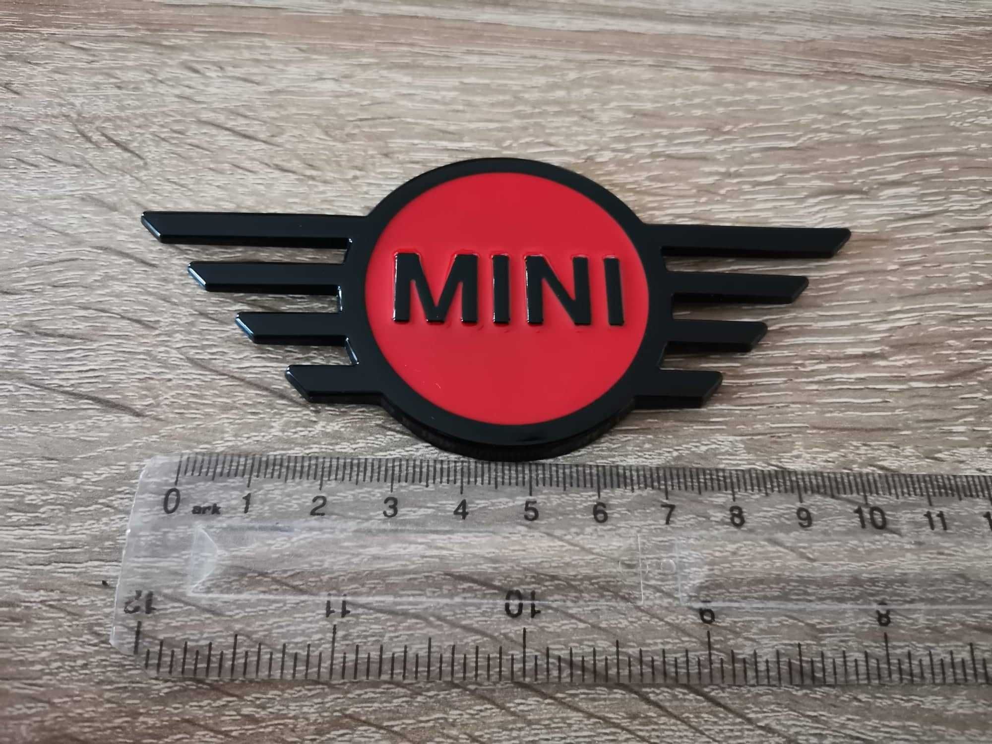 MINI Cooper червено с черно емблема лого нов стил
