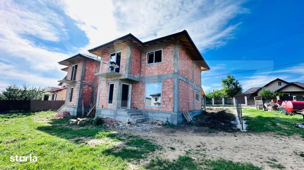 Casa la rosu  4 camere, 106 mp, zona Miroslava