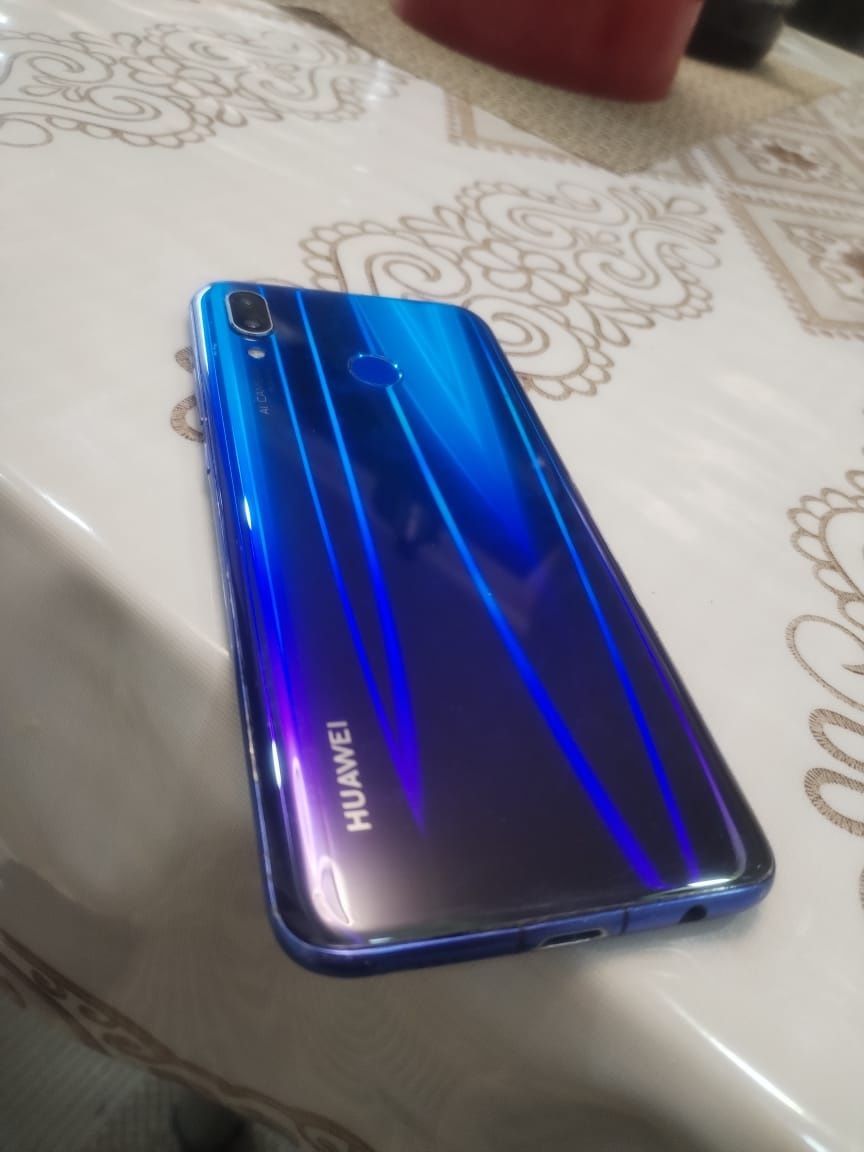 Продам HUAWEI nova 3