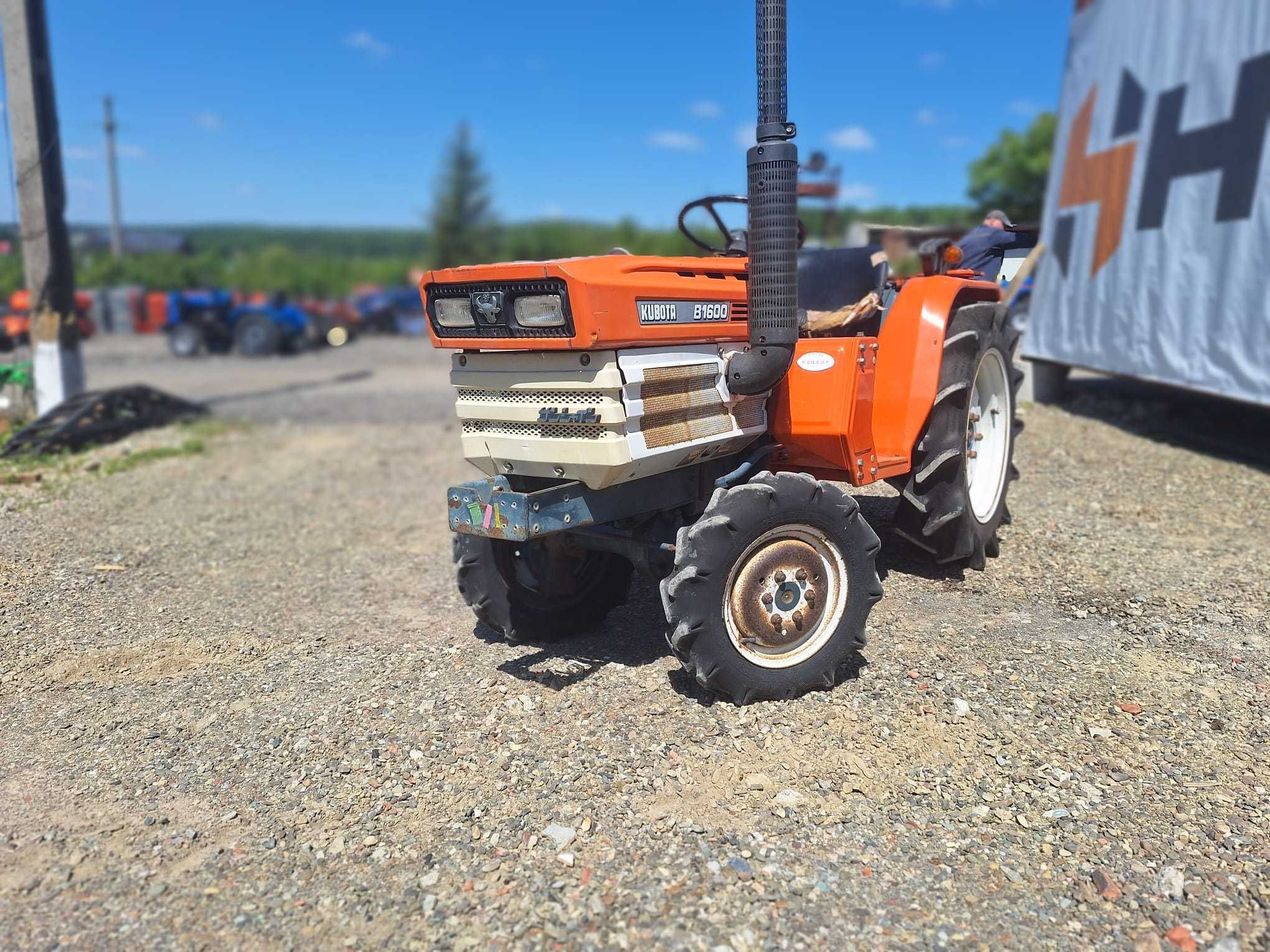 Tractor japonez Kubota B1. 1600, 4x4,16 cp,TRANSPORT GRATUIT,RATE FIXE