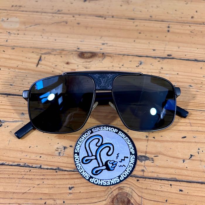 Louis Vuitton Aviator Sunglasses Z1110E