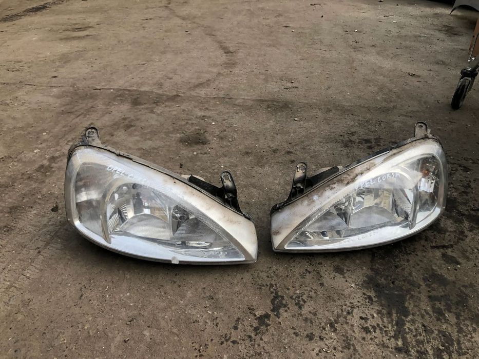 Far stanga/Far dreapta Opel Corsa C non facelift 2002