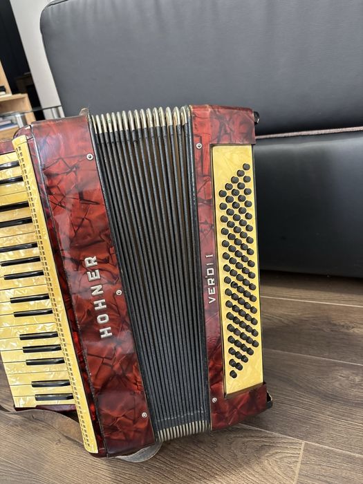 Acordeon Hohner Verdi 2 cu 80 de basi, sita