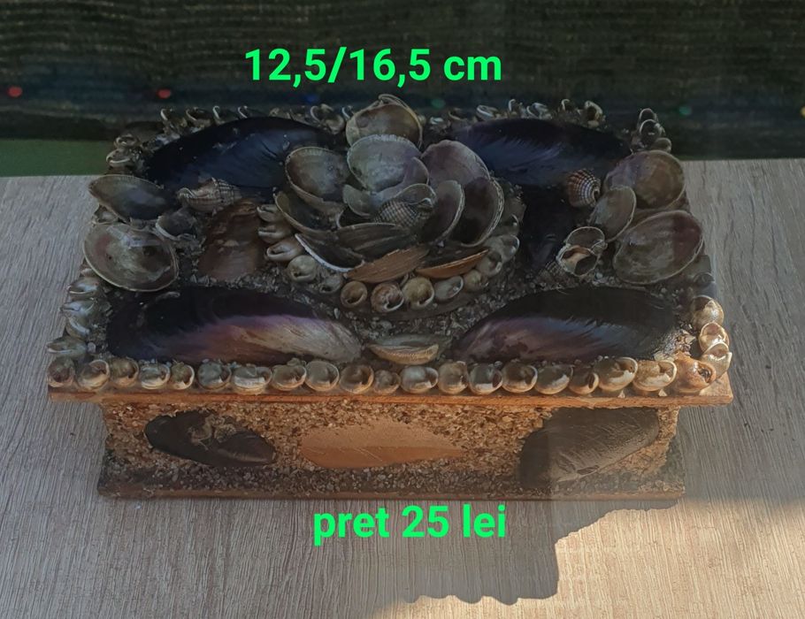 Caseta ornamentata cu scoici