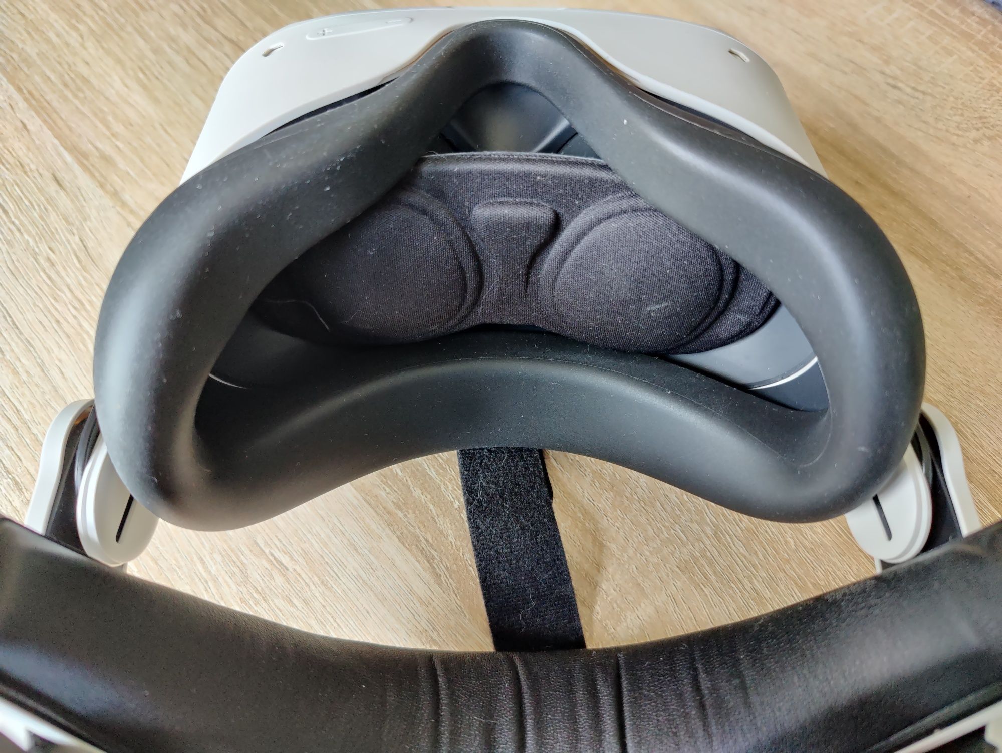 Oculus Quest 2, 256Gb, 1 controller, curea BoBoVR, protectii silicon