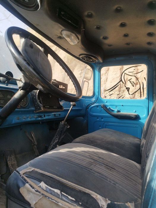 Zil yuk mashinasi 1992 yil dakeminti joyida hammasi