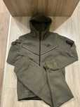 Tech Fleece army green
