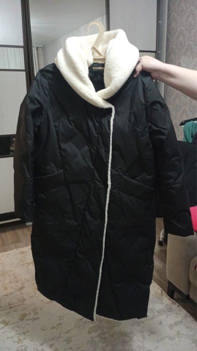 Продам куртку срочно  одевала один раз в отличном состоянии 80000