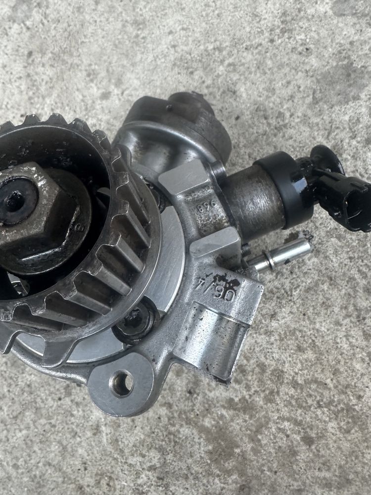 Pompa inalta presiune ford  focus 2 motor 1,8 tdci