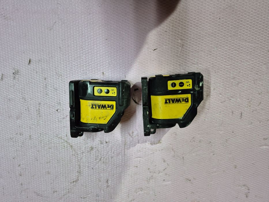 Nivela laser  DEWALT  DW088 raza roșie si verde