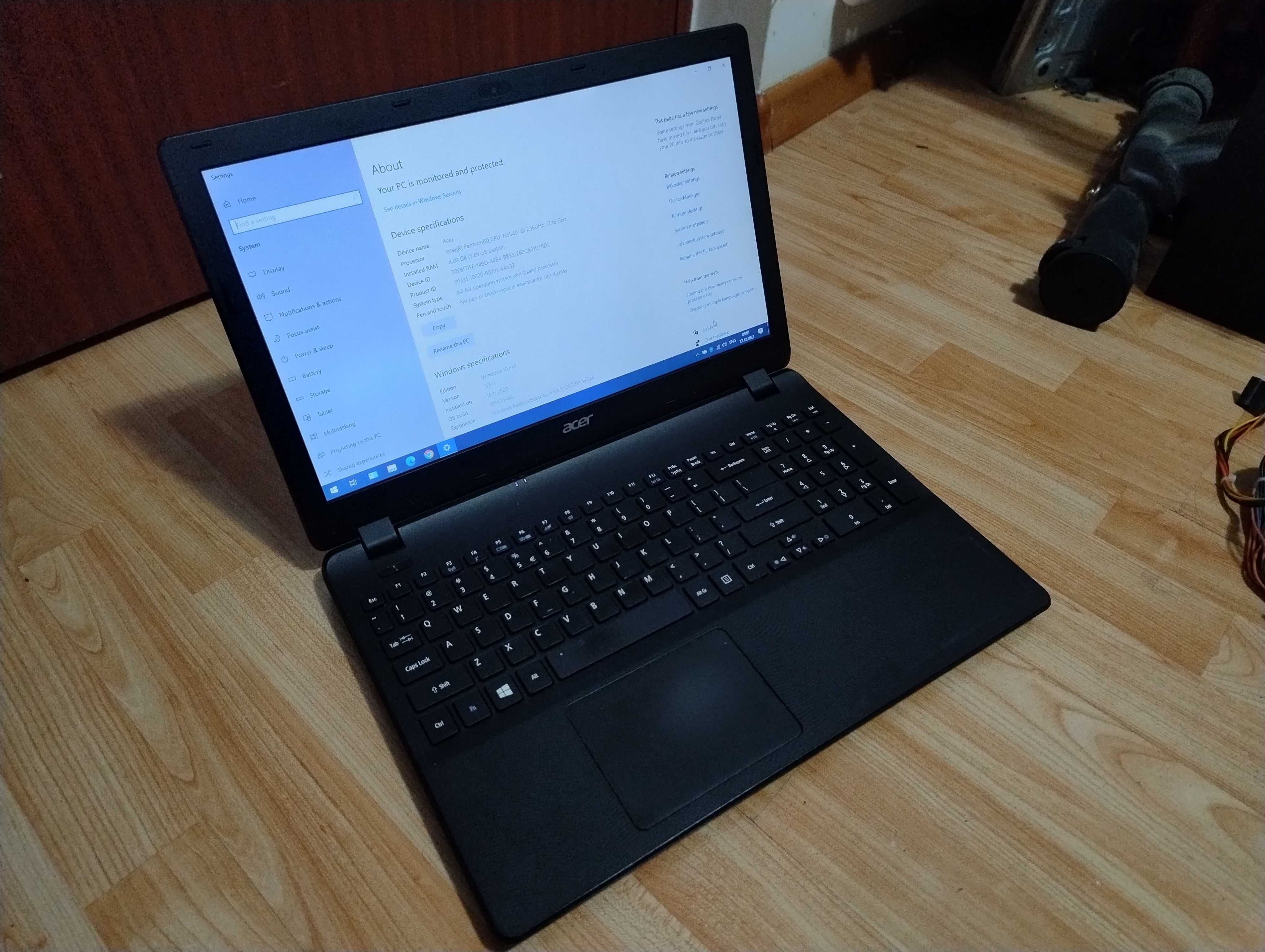 Laptop Acer impecabil