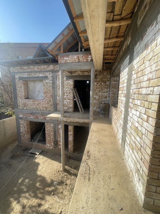 Продаётся участок (каробка) возле Паркентского рынка