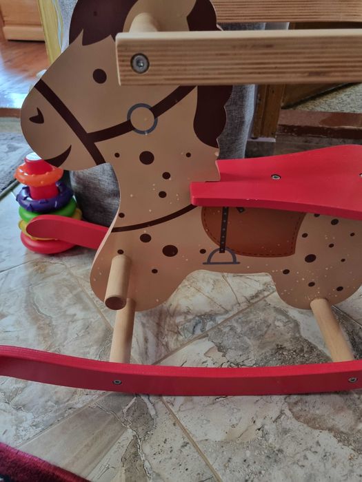 Дървено конче люлка