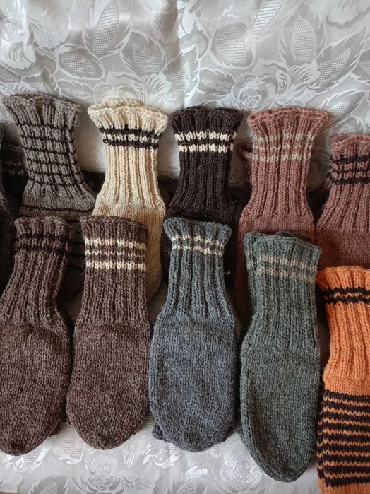 Ръчно плетени вълнени чорапи