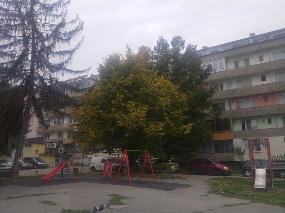 Собственик продава таванско ателие - Идеален център на гр. Разград 
Ст