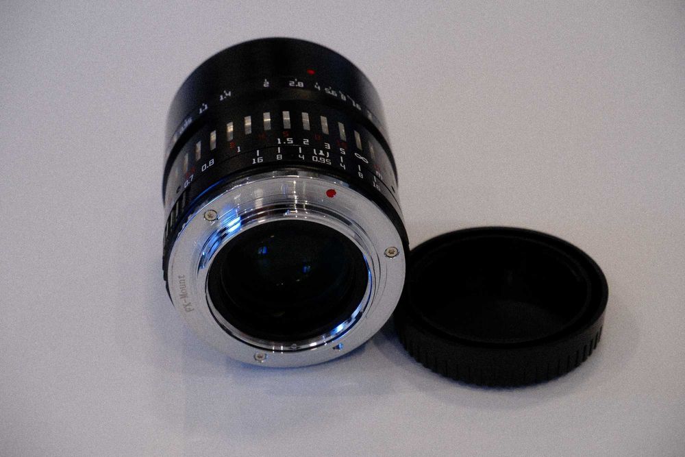 Обектив TTArtisan APS-C 50mm F0.95