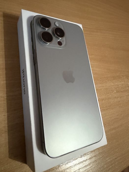 Iphone 15 pro max 256GB Като нов!