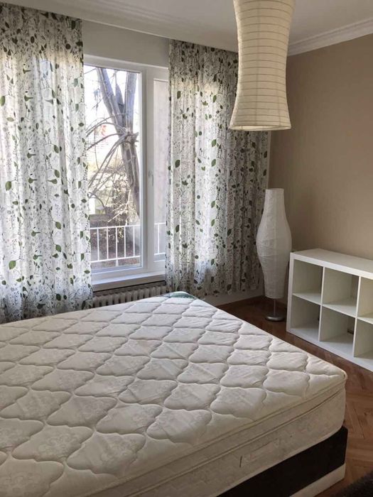Дава се под наем Тристаен апартамент в София, Център - 87 кв.м за 867 € - Снимка #13