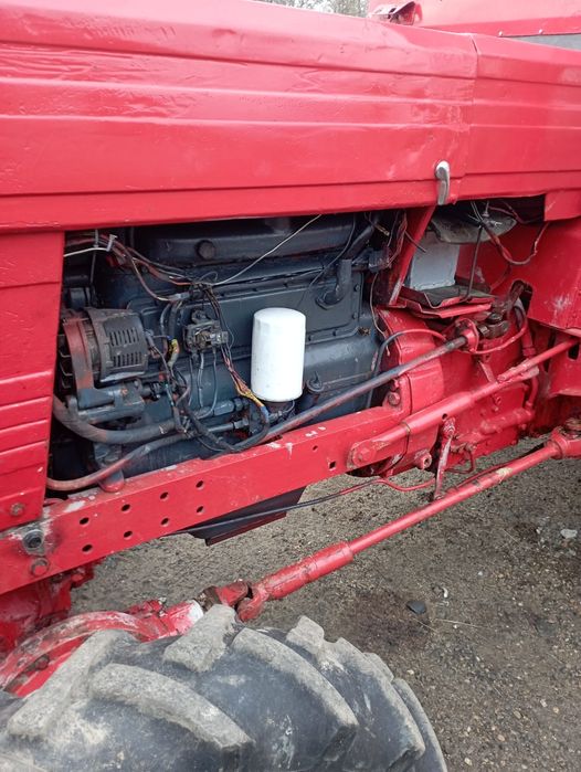 Vând tractor forestier