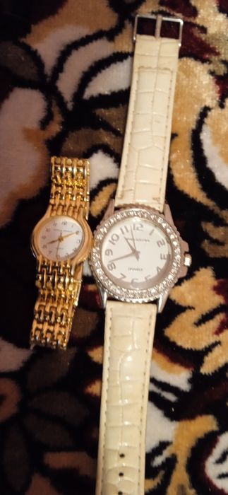 Vând ceasuri și o brățară