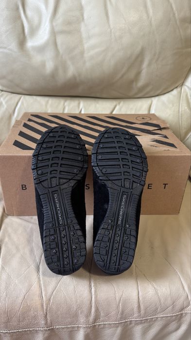 Skechers - дамски велурени лоуфъри