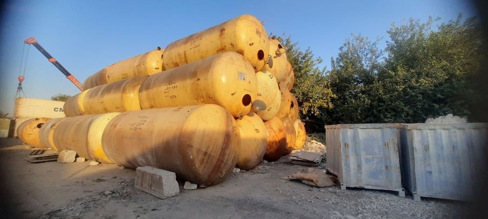 Emalni Yomkost 24 kub narxini telda kelishamiz manzil toshkent shaxar.