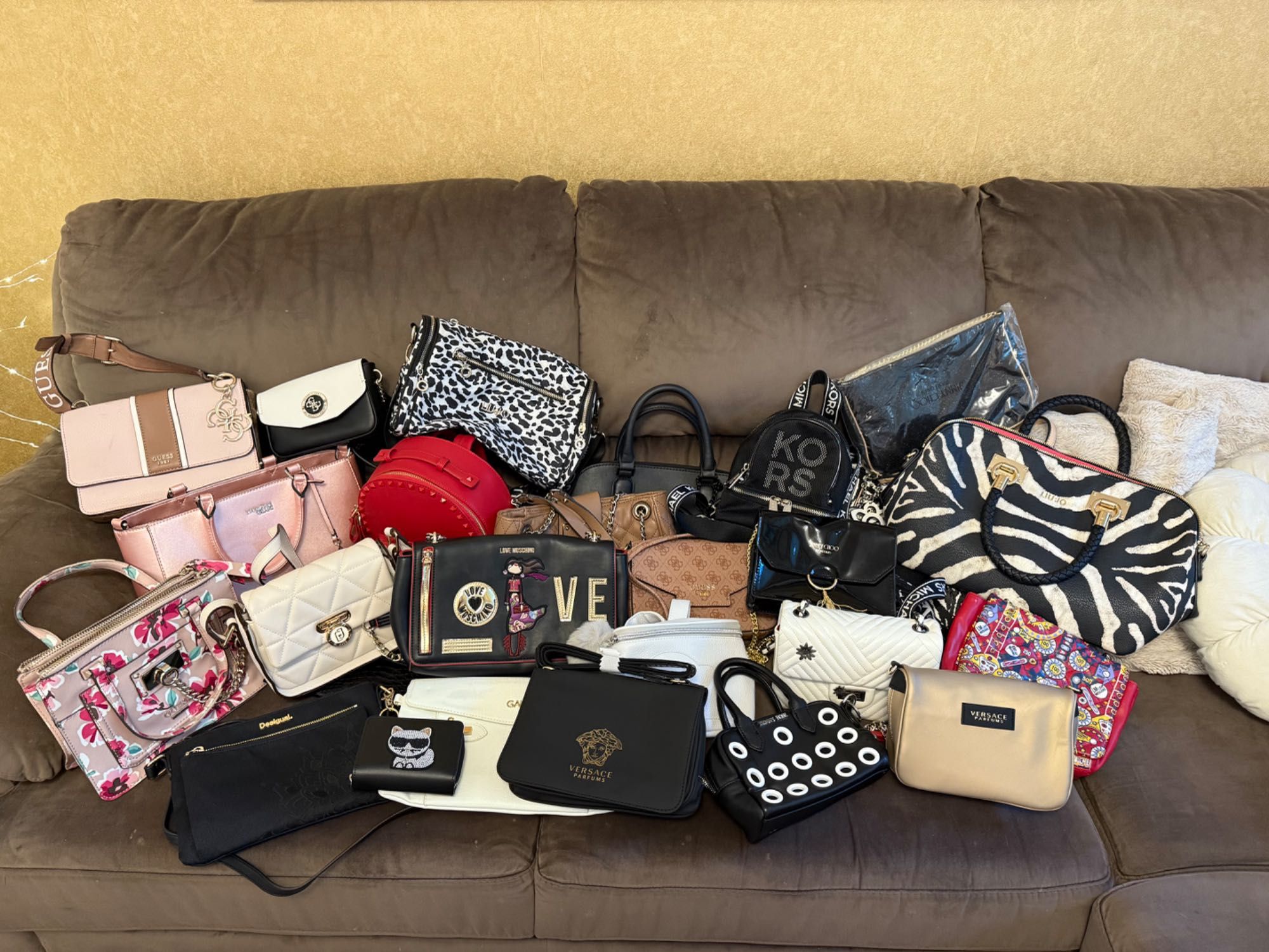 Дамски чанти Liu Jo Guess Michael Kors Love moschino и други