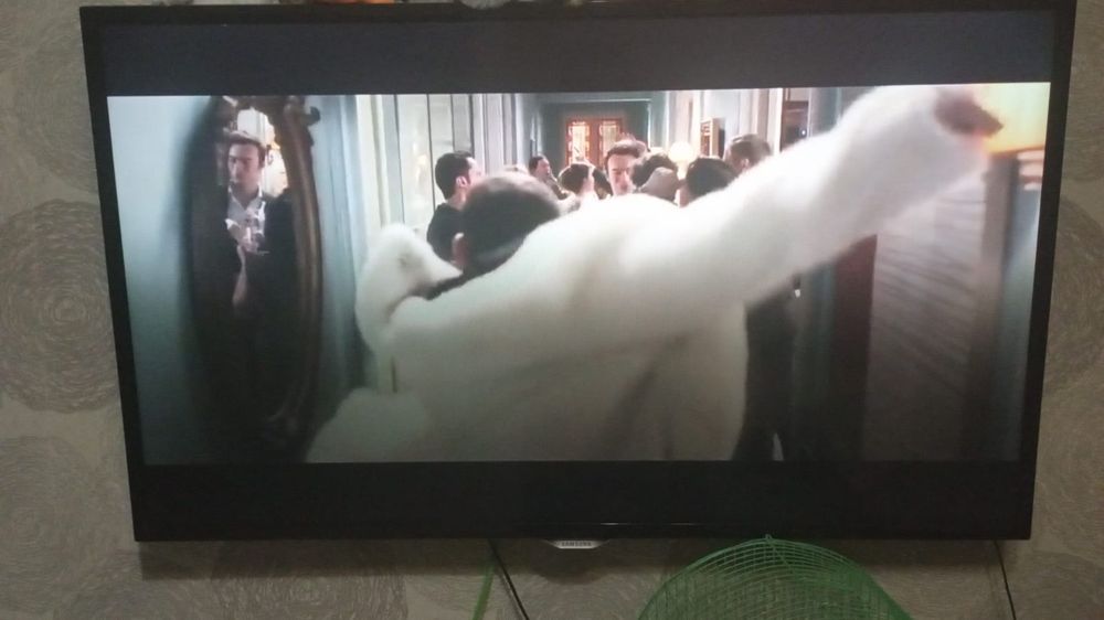 Продам смарт тв Samsung