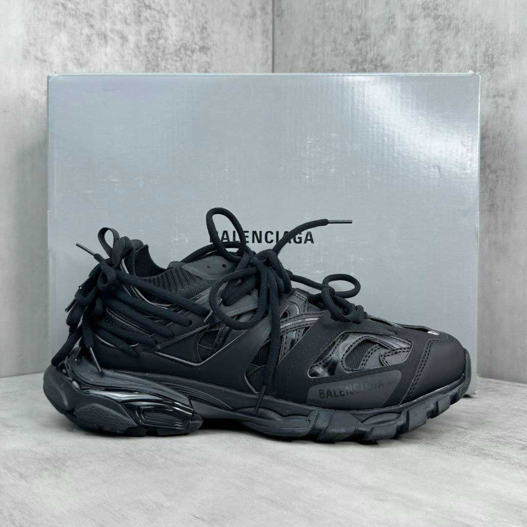 Дамски и Мъжки сникърци 2025 модел Balencigata track налични