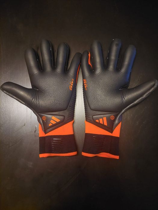 Manusi de portar adidas Predator Pro Hybrid