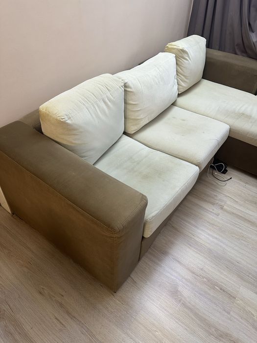 Трапезен ъглов диван