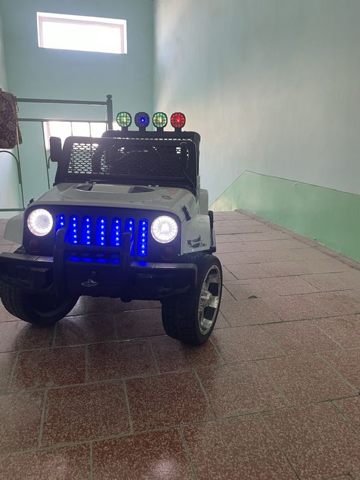 Болалар электромобили сотилади